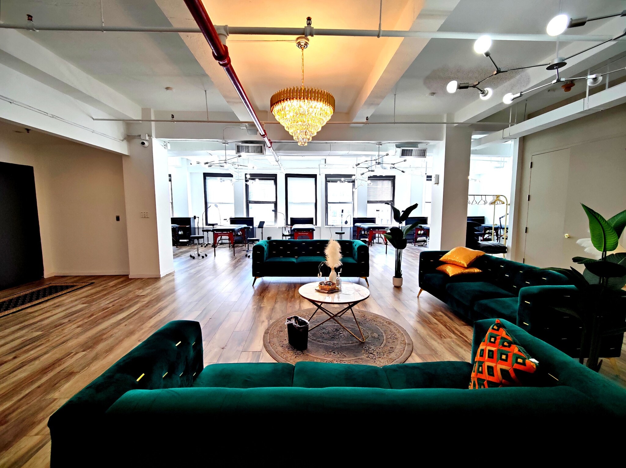 7 W 36th St, New York, NY for lease Interior Photo- Image 1 of 10