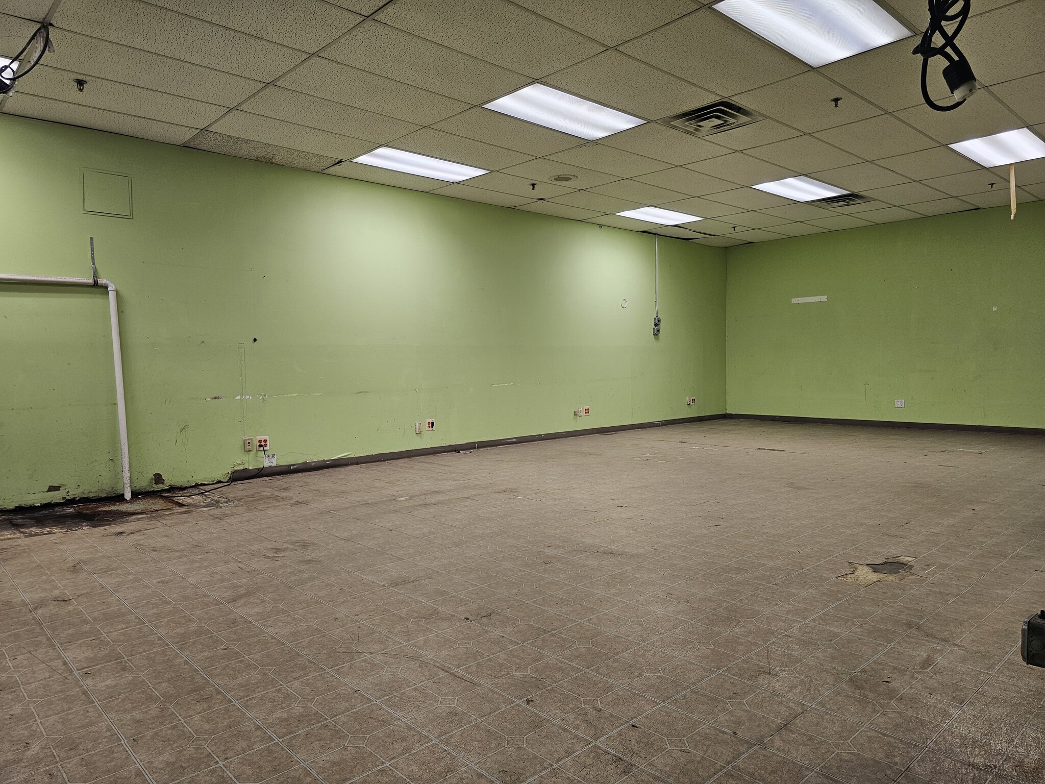 501 Broad Ave, Ridgefield, NJ à louer Photo intérieure- Image 1 de 3