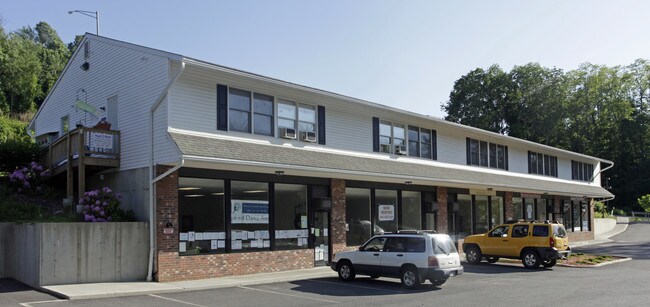 Plus de détails pour 4005 Danbury Rd, Brewster Village, NY - Commerce de détail à vendre