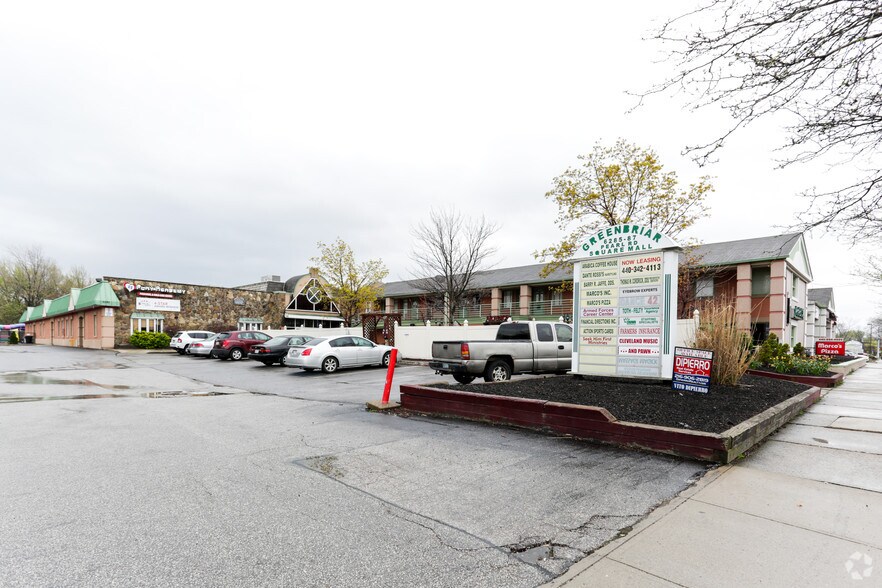 6285 Pearl Rd, Parma Heights, OH à louer - Photo du bâtiment - Image 2 de 8