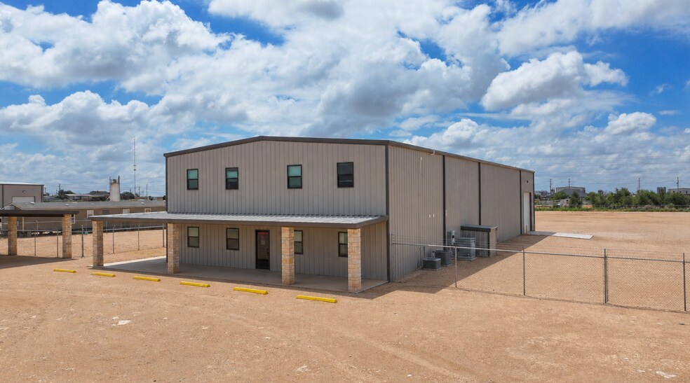 4800 E County 128 rd, Midland, TX à louer - Photo du bâtiment - Image 2 de 36
