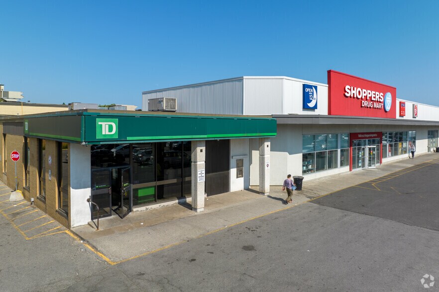 1735 Kipling Ave, Toronto, ON à louer - Photo du bâtiment - Image 3 de 10