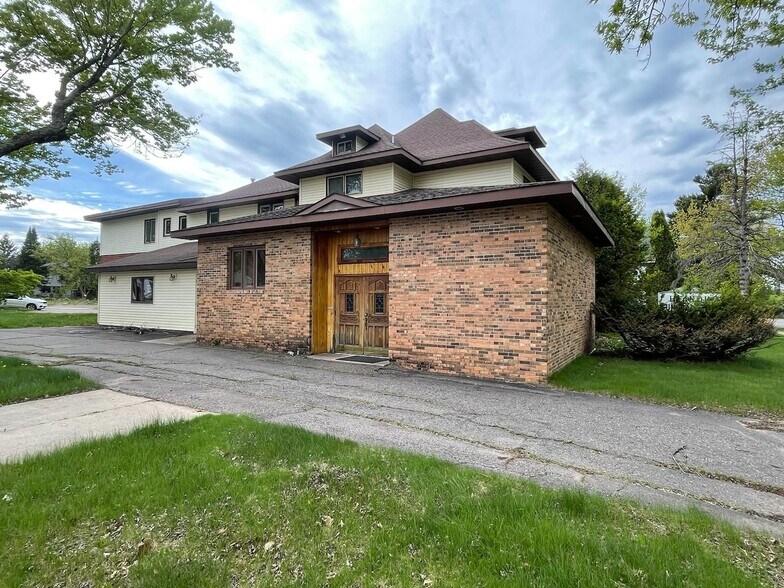 304 N Avon Ave, Phillips, WI à vendre - Photo du bâtiment - Image 1 de 14