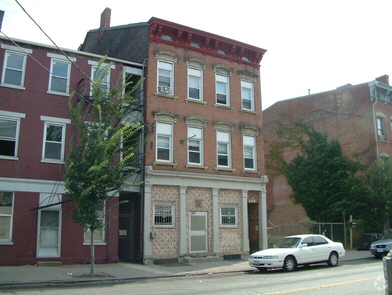 116 E McMicken Ave, Cincinnati, OH à vendre - Photo du bâtiment - Image 2 de 4