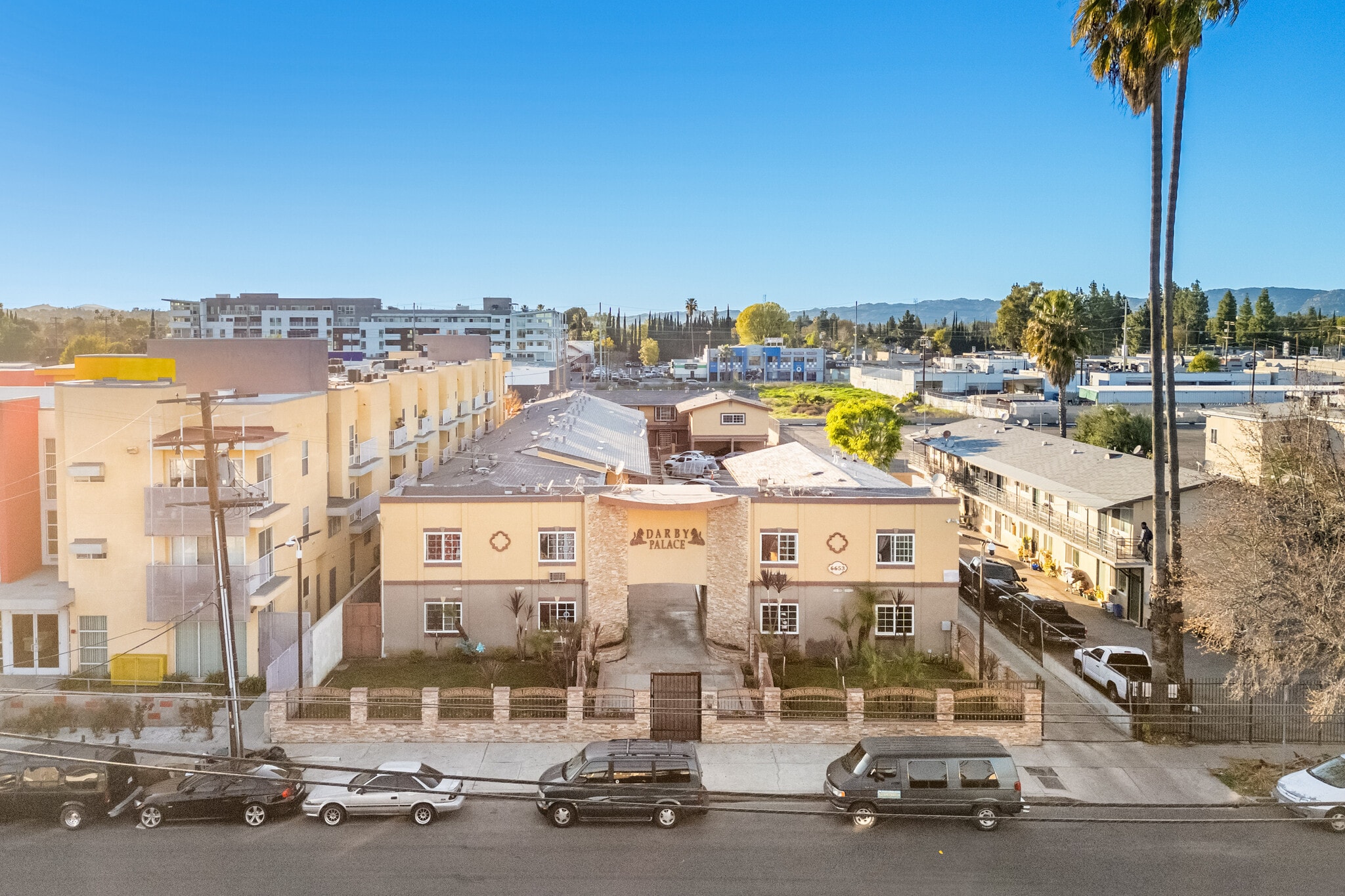 6653 Darby Ave, Reseda, CA for sale Primary Photo- Image 1 of 32