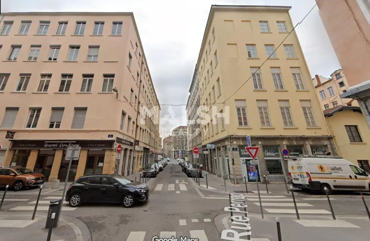Retail in Lyon for sale Building Photo- Image 1 of 3