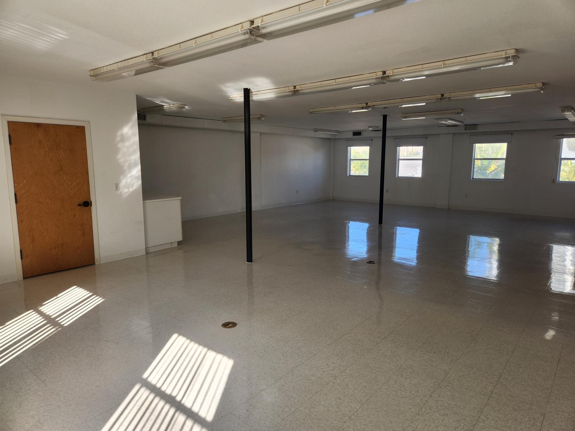 534-538 S Pineapple Ave, Sarasota, FL for lease Interior Photo- Image 1 of 4