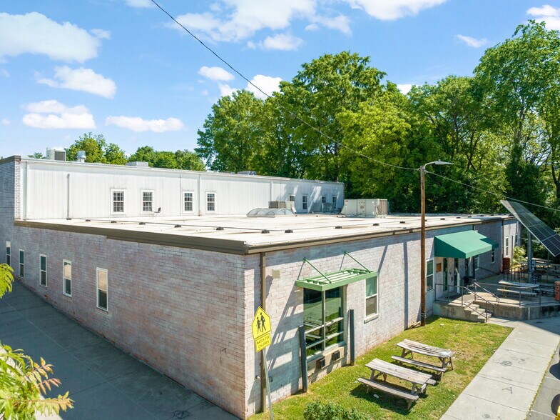 121 Hunt St, Durham, NC à louer - Photo du bâtiment - Image 2 de 9