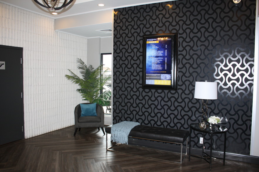 1324 11th Ave SW, Calgary, AB à louer - Hall d’entrée - Image 3 de 6
