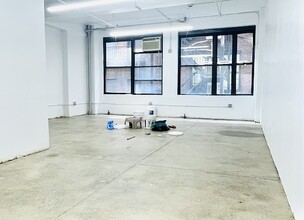 252 W 38th St, New York, NY for lease Building Photo- Image 1 of 4