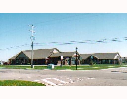 1503 Glastonbury Dr, Saint Johns, MI à vendre - Photo du bâtiment - Image 2 de 15