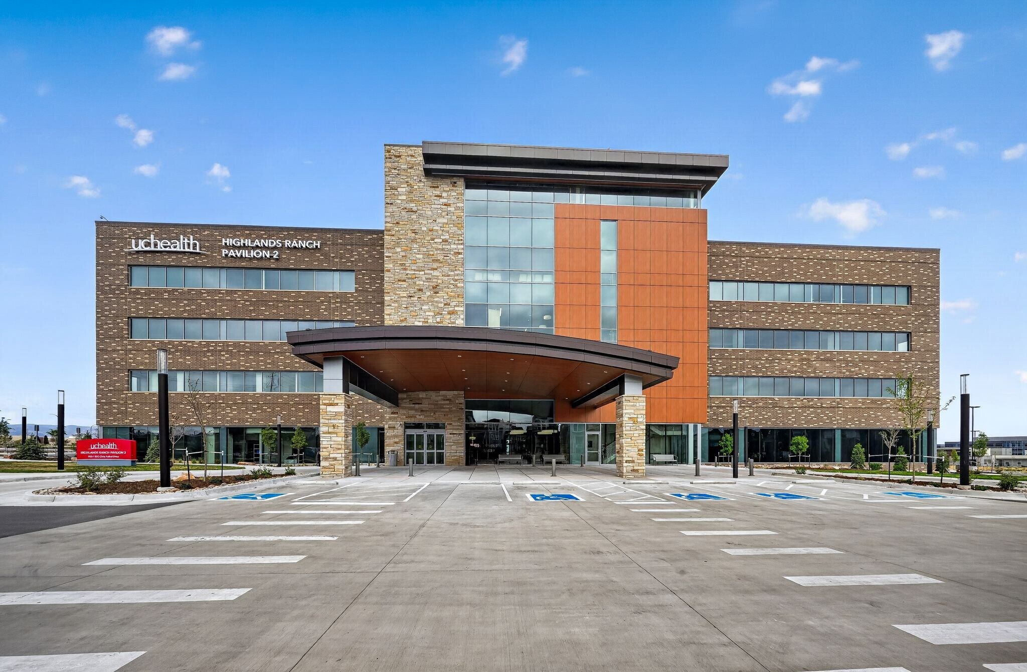 9051 SSG Chris Falkel Dr, Highlands Ranch, CO à louer Photo du bâtiment- Image 1 de 24