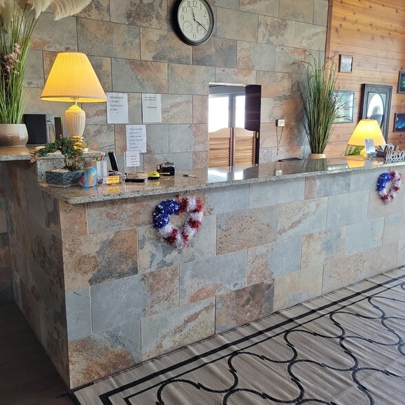 35541 M107, Ontonagon, MI à vendre - Photo du bâtiment - Image 3 de 9