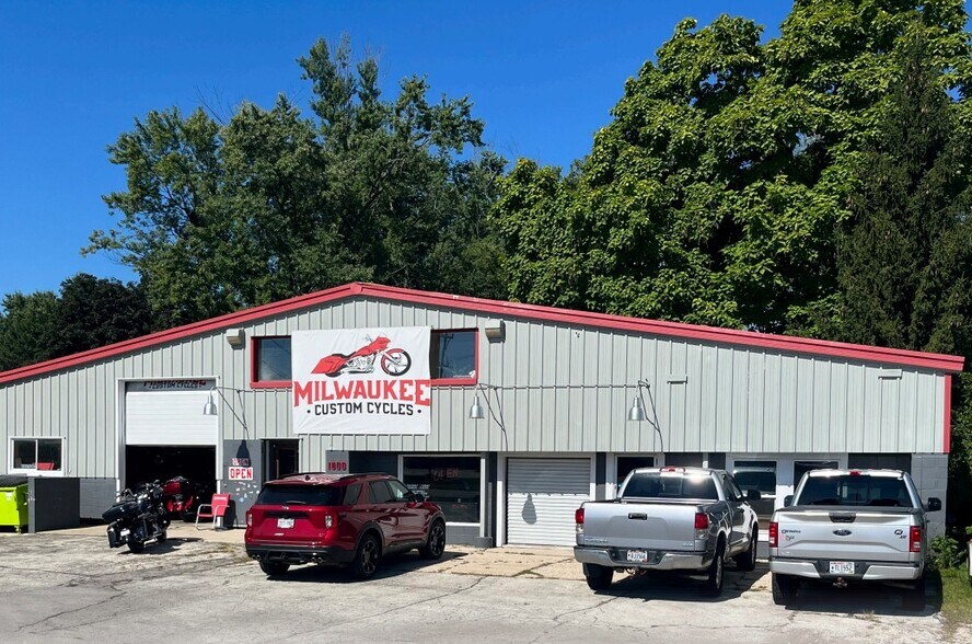 1800 St Paul Ave, Waukesha, WI for sale - Building Photo - Image 1 of 9