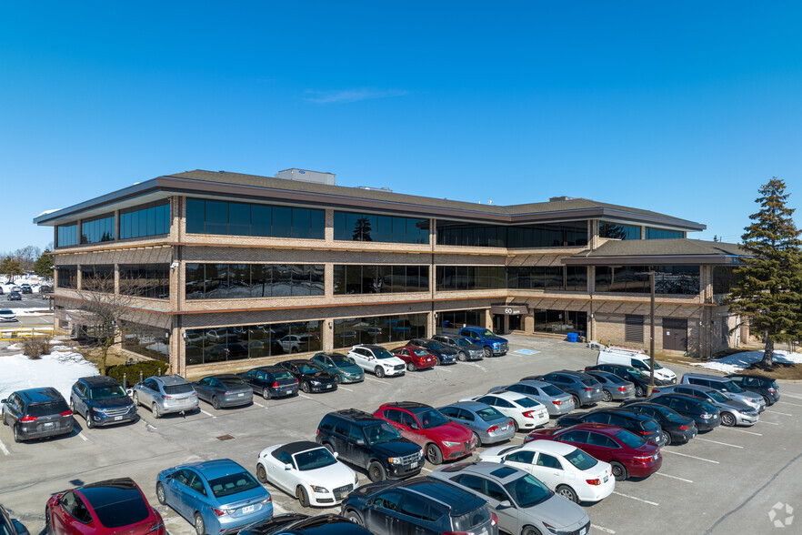 60 Renfrew Dr, Markham, ON for lease - Building Photo - Image 1 of 13