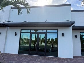 9985 Estero Oaks Dr, Fort Myers, FL for lease Building Photo- Image 1 of 9
