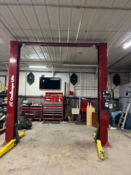 5767 State Highway 55 SE, Buffalo, MN à vendre - Photo principale - Image 1 de 3