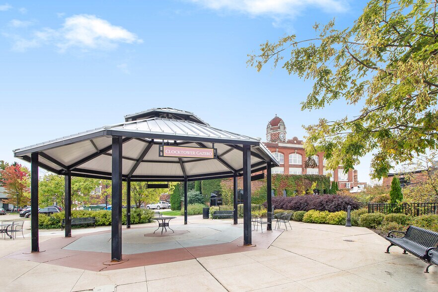 350 N Main St, Chelsea, MI à vendre - Photo du bâtiment - Image 3 de 5