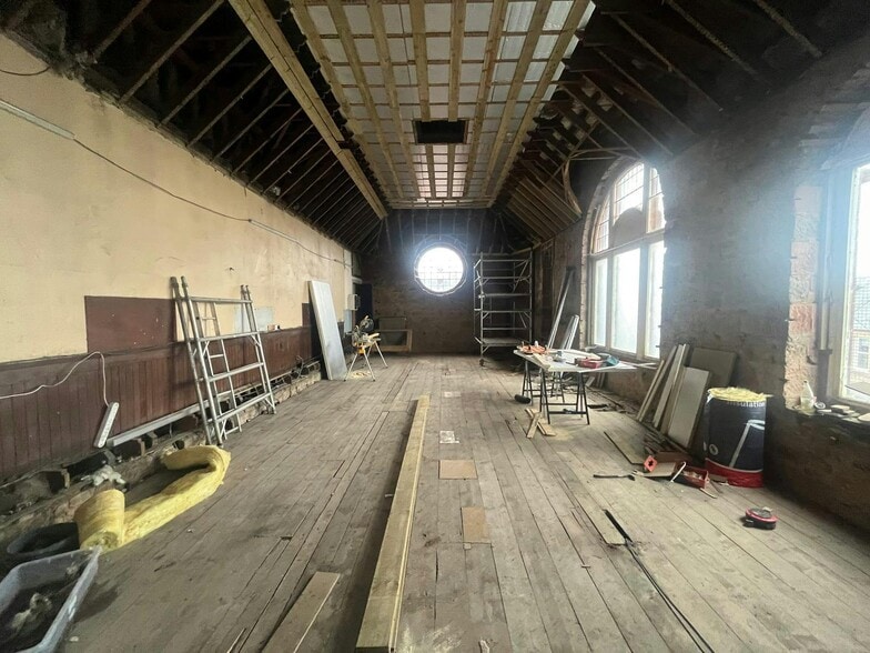8 Windmill Rd, Hamilton à vendre - Photo du bâtiment - Image 2 de 3