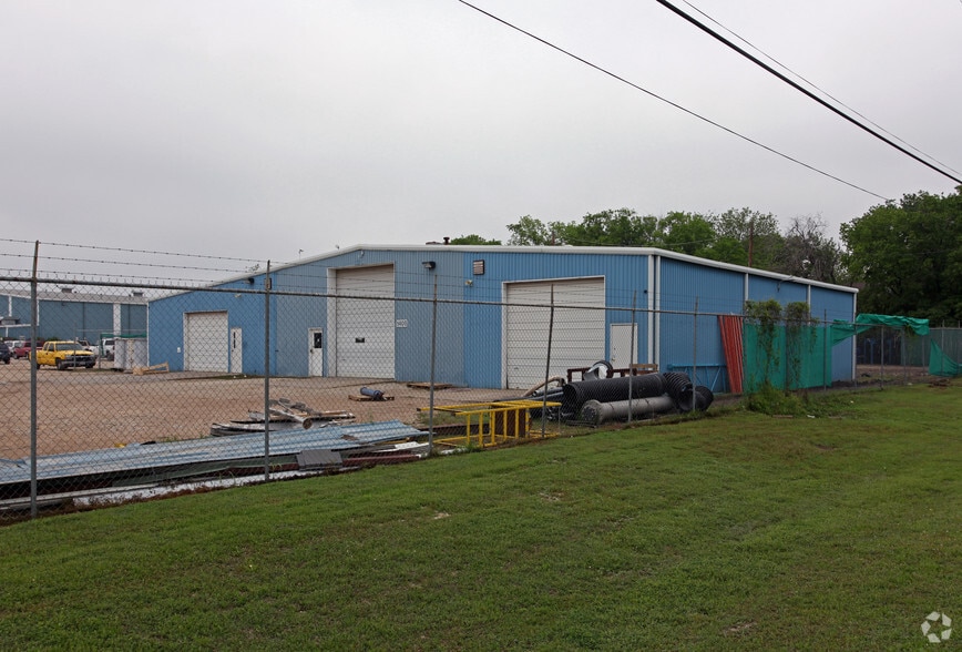 1400 W Marvin Ave, Waxahachie, TX for sale - Primary Photo - Image 1 of 22