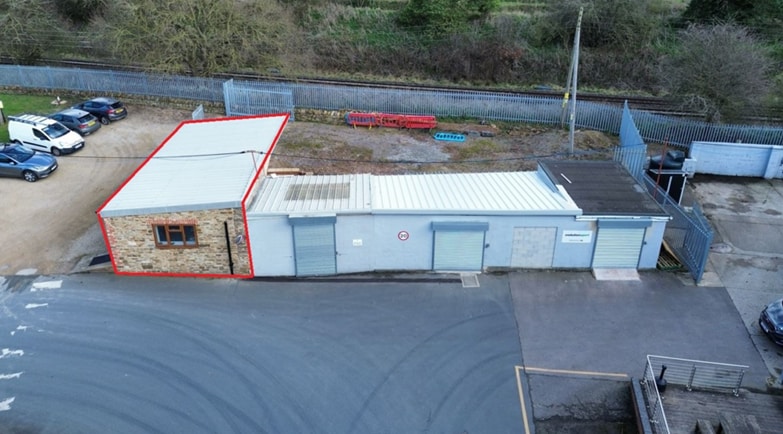 TWYFORD Rd, Twyford for lease Primary Photo- Image 1 of 8