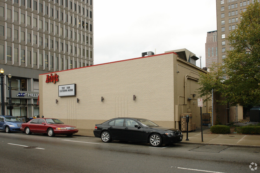 321 S 5th St, Louisville, KY for lease - Building Photo - Image 2 of 3