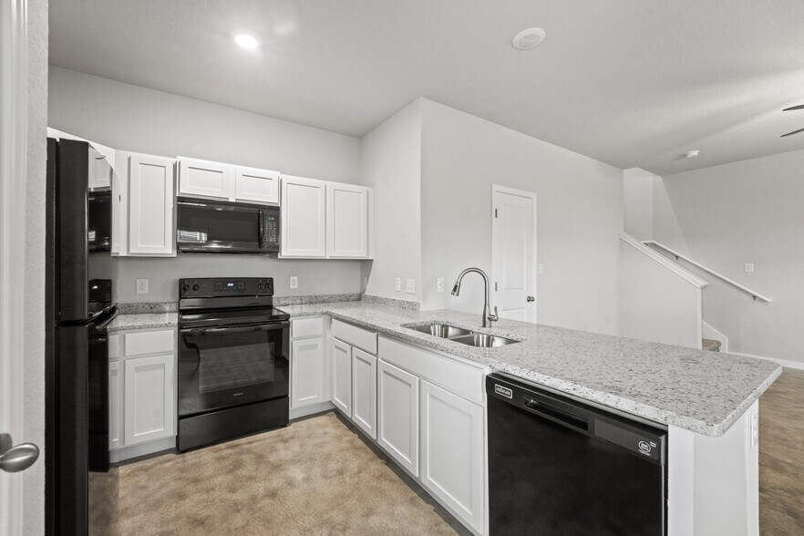 8015 Dial Ike Dr, San Antonio, TX à vendre - Photo intérieure - Image 3 de 22