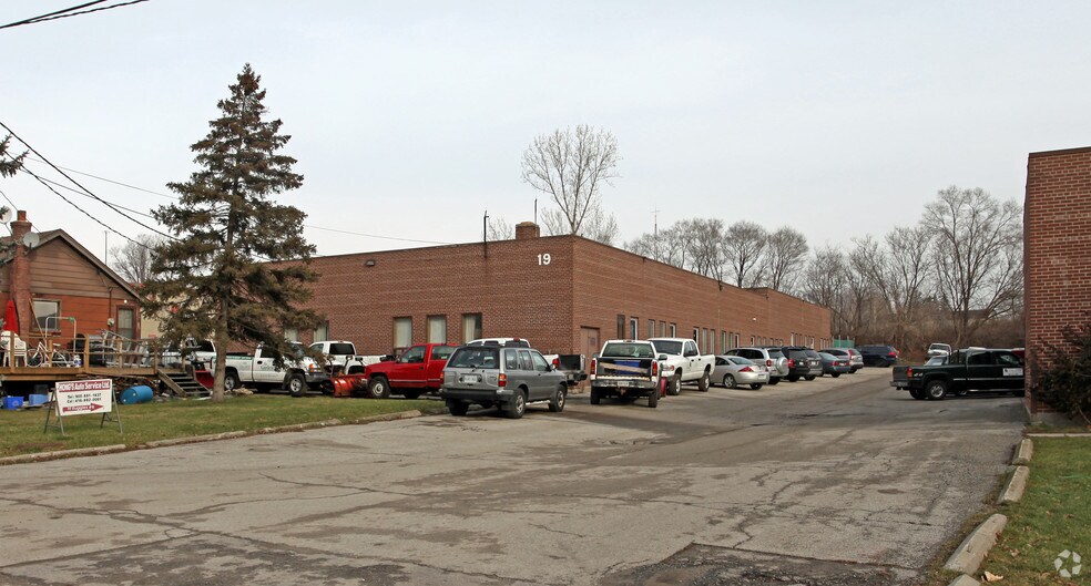 19 Ruggles Ave, Markham, ON for sale - Primary Photo - Image 1 of 1
