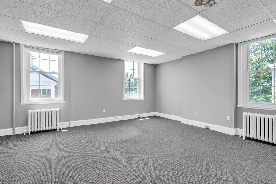 349 W State St, Media, PA for lease - Primary Photo - Image 1 of 18