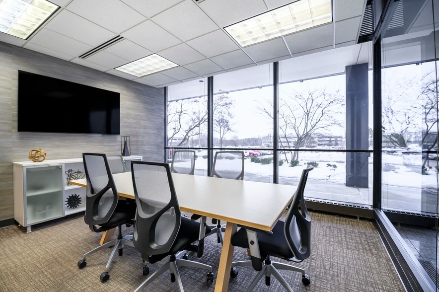 200 S Executive Dr, Brookfield, WI for lease - Interior Photo - Image 2 of 9