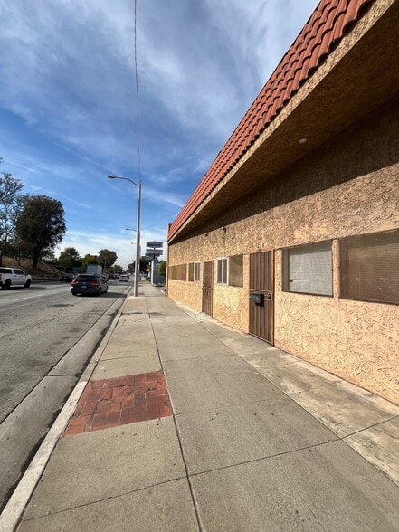 207-209 E Pomona Blvd, Monterey Park, CA for lease - Primary Photo - Image 1 of 11