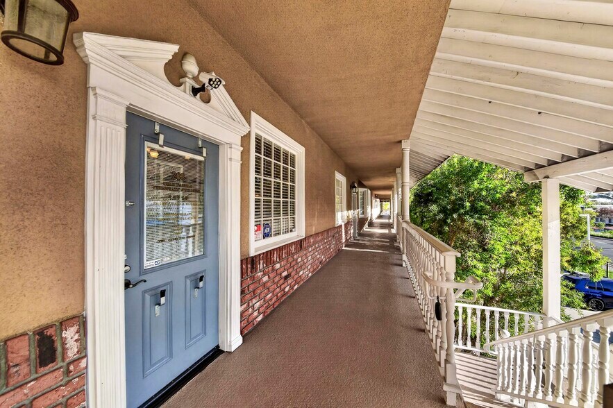 408 S Beach Blvd, Anaheim, CA à vendre - Photo du bâtiment - Image 2 de 17