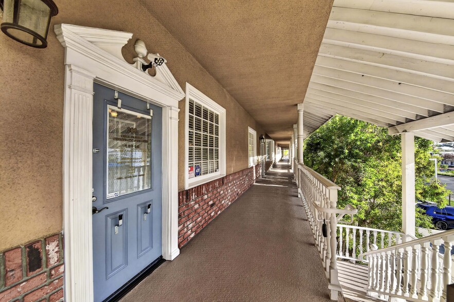 408 S Beach Blvd, Anaheim, CA à vendre - Photo du bâtiment - Image 2 de 17