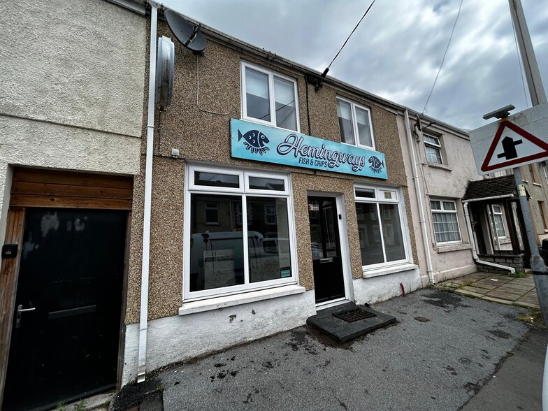 43 Iscoed Rd, Pontarddulais for lease - Building Photo - Image 1 of 6