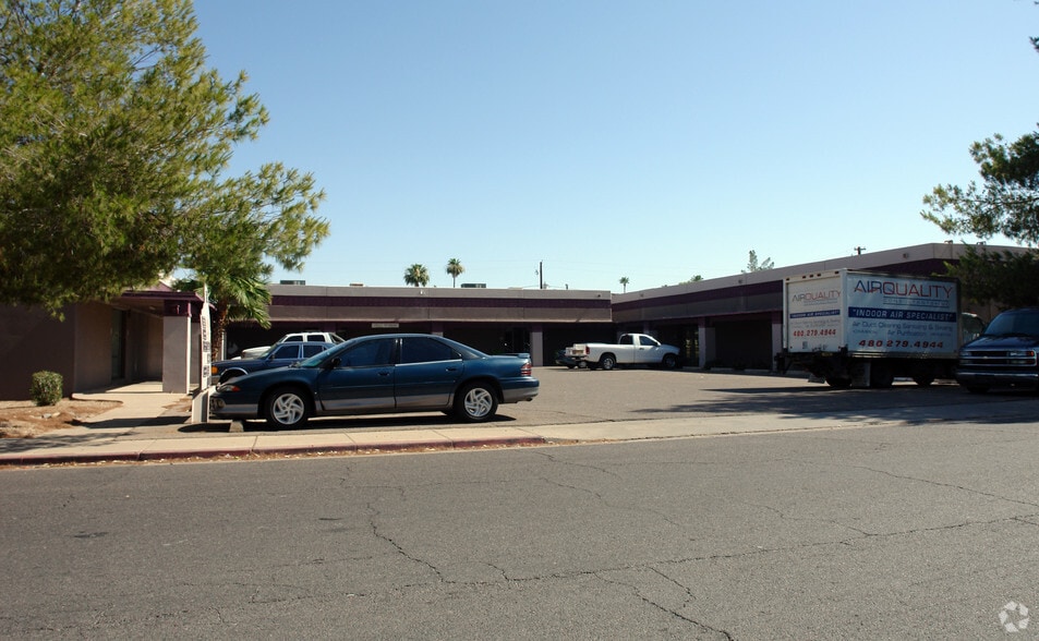 320 E 10th Dr, Mesa, AZ à louer - Photo du bâtiment - Image 3 de 6