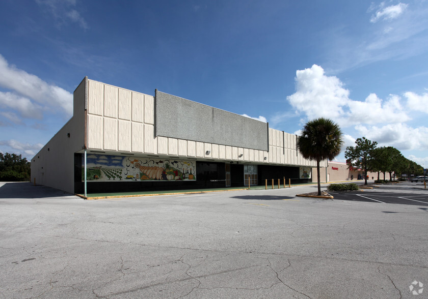 2211 W Irlo Bronson Hwy, Kissimmee, FL à vendre - Photo principale - Image 1 de 1