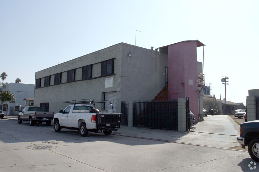 6809 S Victoria Ave, Los Angeles, CA for lease - Building Photo - Image 2 of 26