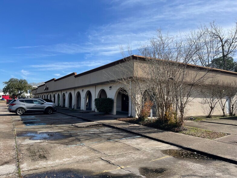 17400 El Camino Real, Houston, TX à louer - Photo du bâtiment - Image 2 de 5