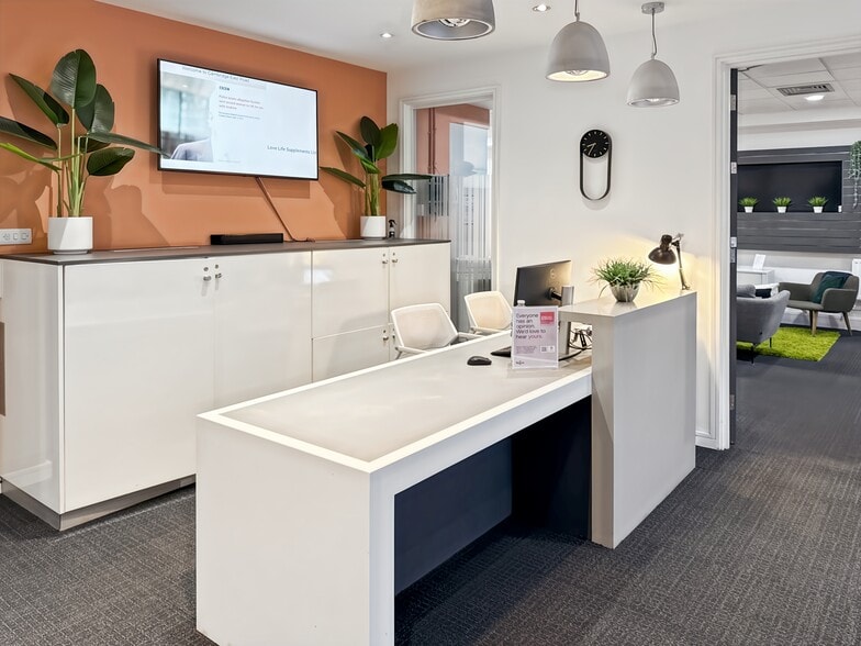 East Rd, Cambridge for lease - Interior Photo - Image 2 of 10