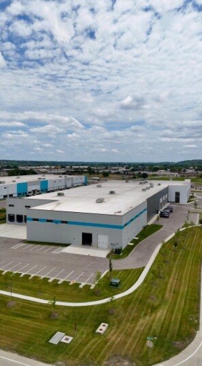 625 N Highway Dr, Fenton, MO à louer - Photo du bâtiment - Image 2 de 5