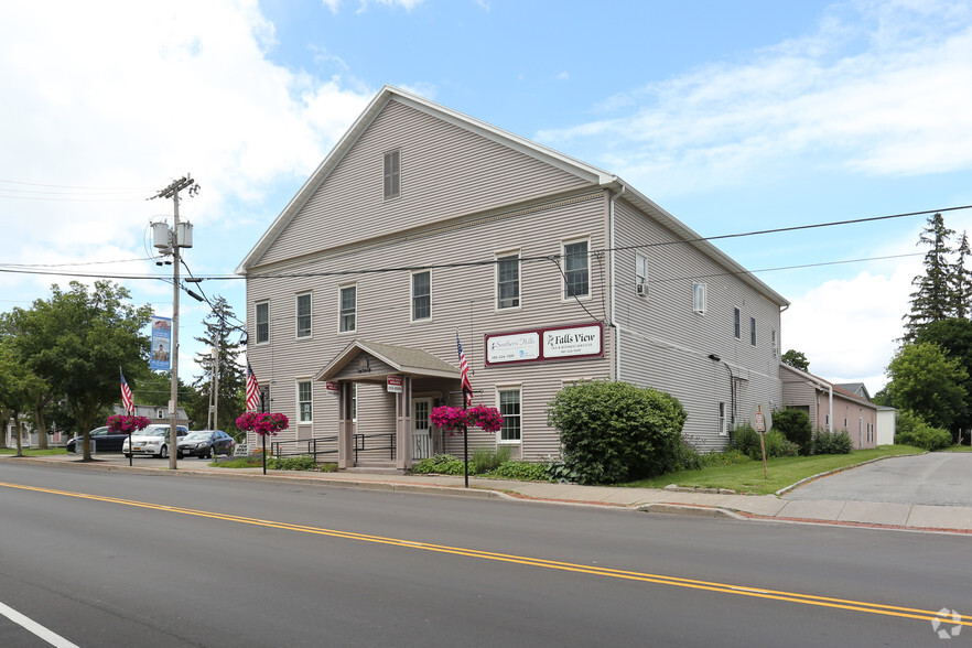 41 W Main St, Honeoye Falls, NY à vendre - Photo principale - Image 1 de 1