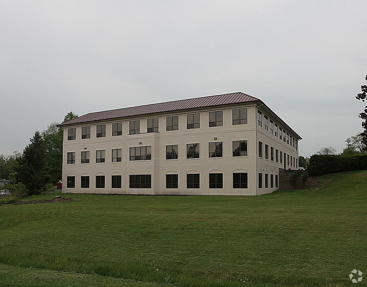 66 Middlebush Rd, Wappingers Falls, NY for lease - Building Photo - Image 3 of 14