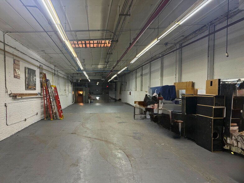 1056 Washington Ave, Bronx, NY for lease - Primary Photo - Image 2 of 4