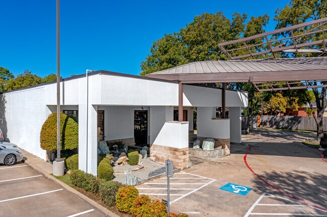 More details for 3030 S Cooper St, Arlington, TX - Office for Sale