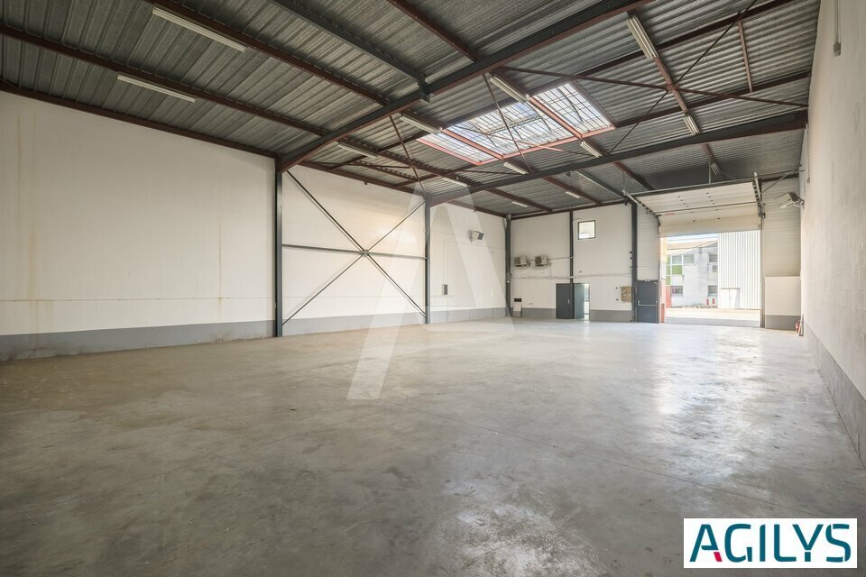 Flex in Chilly-Mazarin for lease Interior Photo- Image 1 of 8