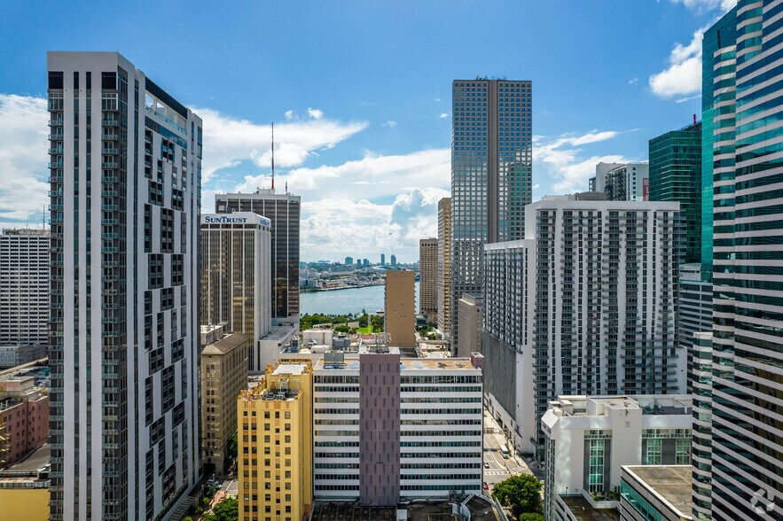 150 SE 2nd Ave, Miami, FL à vendre - Photo du bâtiment - Image 2 de 26