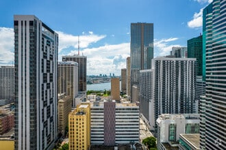 150 SE 2nd Ave, Miami, FL - Aerial map view