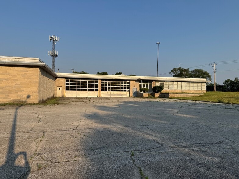 2941 Moose Trl, Elkhart, IN for sale - Building Photo - Image 2 of 16