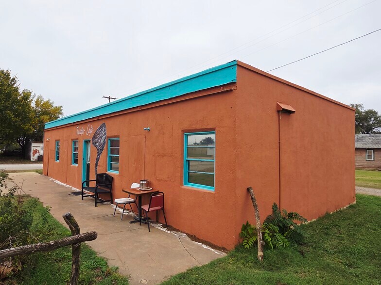 124 Main St, Wakita, OK à vendre - Photo du bâtiment - Image 2 de 11