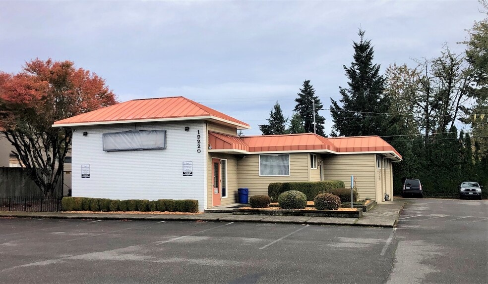 19220 Mcloughlin Blvd, Gladstone, OR for lease - Building Photo - Image 1 of 16